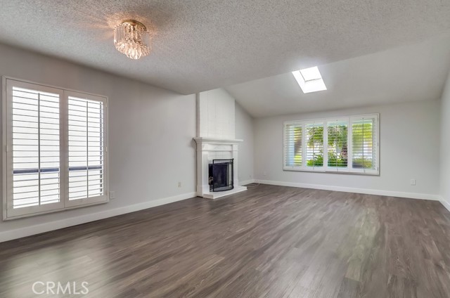 Detail Gallery Image 7 of 75 For 7030 Seawind Drive, Long Beach,  CA 90803 - 4 Beds | 3 Baths