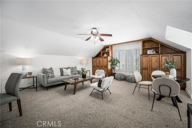 11771 Paseo Bonita, Los Alamitos CA: https://media.crmls.org/medias/c479a3b6-da44-4cb1-935b-d7bd91b53cf8.jpg
