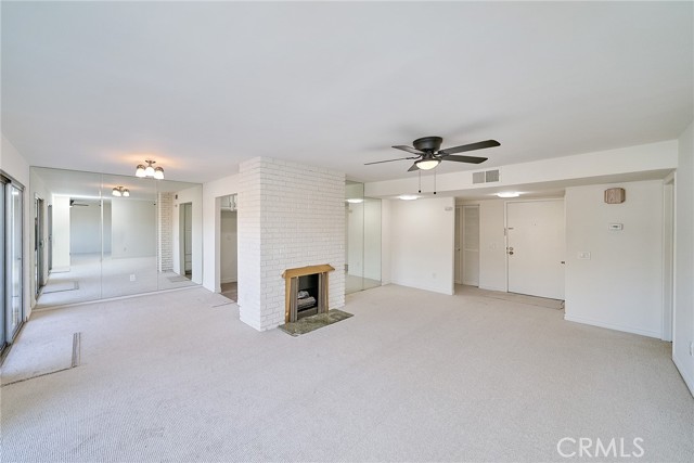 Detail Gallery Image 8 of 45 For 3481 Stancrest Dr #302,  Glendale,  CA 91208 - 3 Beds | 2 Baths