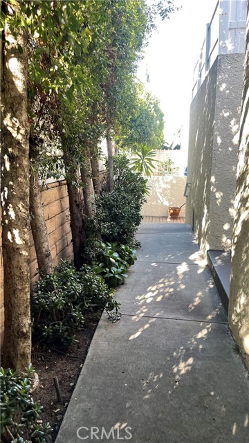 Detail Gallery Image 25 of 30 For 7311 Kester, Van Nuys,  CA 91405 - 2 Beds | 3 Baths