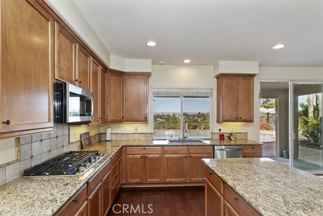 Detail Gallery Image 23 of 49 For 32856 Northshire Cir, Temecula,  CA 92592 - 4 Beds | 4 Baths