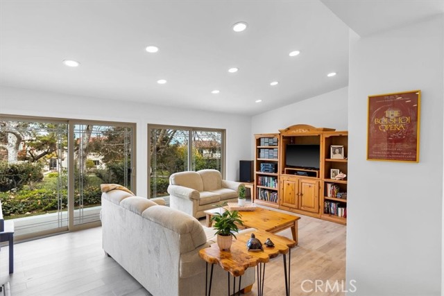 37 Sycamore Lane, Rolling Hills Estates, California 90274, 3 Bedrooms Bedrooms, ,1 BathroomBathrooms,Residential,Sold,Sycamore Lane,PV22019440