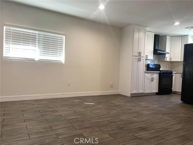 Detail Gallery Image 2 of 19 For 8659 Shirley Ave, Northridge,  CA 91324 - 2 Beds | 2 Baths