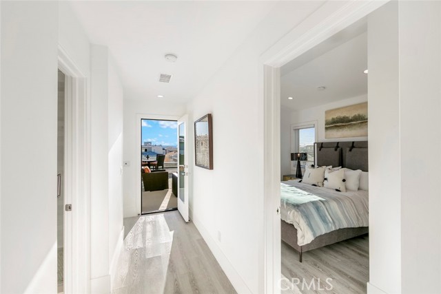 417 E Bay, Newport Beach CA: https://media.crmls.org/medias/c47d1606-c80c-4e13-a418-b3cd0de8505f.jpg