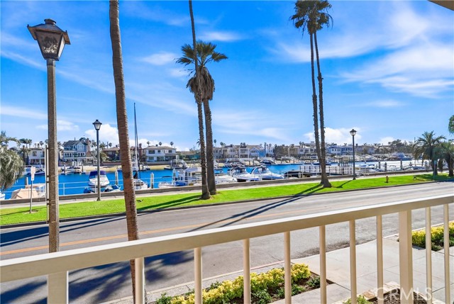Detail Gallery Image 27 of 70 For 383 Bay Shore #203,  Long Beach,  CA 90803 - 2 Beds | 2 Baths