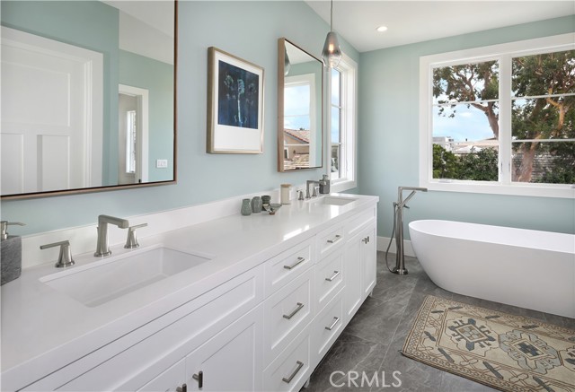 Detail Gallery Image 21 of 35 For 411 39th St, Newport Beach,  CA 92663 - 3 Beds | 3 Baths