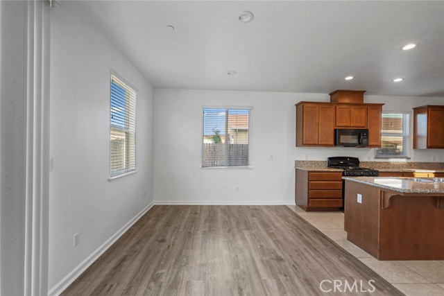 Detail Gallery Image 9 of 32 For 1416 Woodbury Ct, Merced,  CA 95348 - 5 Beds | 3 Baths