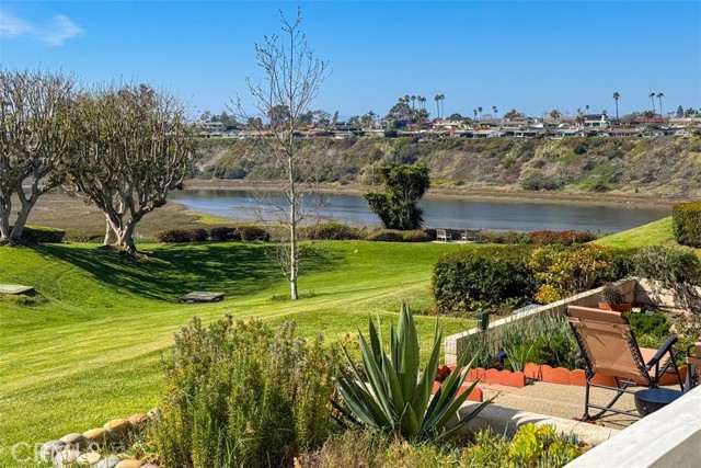 Detail Gallery Image 2 of 27 For 2111 Vista Entrada, Newport Beach,  CA 92660 - 3 Beds | 2/1 Baths