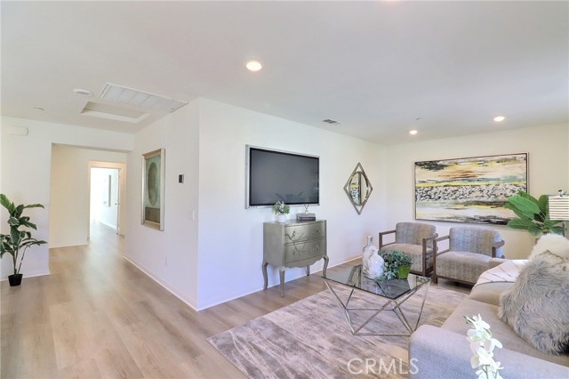 Detail Gallery Image 20 of 33 For 2076 E Sentinel Privado, Ontario,  CA 91764 - 4 Beds | 3 Baths