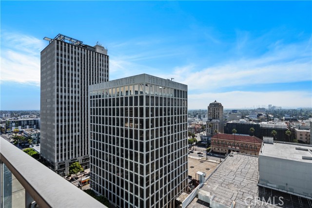 3785 Wilshire Boulevard, Los Angeles CA: https://media.crmls.org/medias/c480ec00-06aa-42d6-a07e-b6d19b98385b.jpg