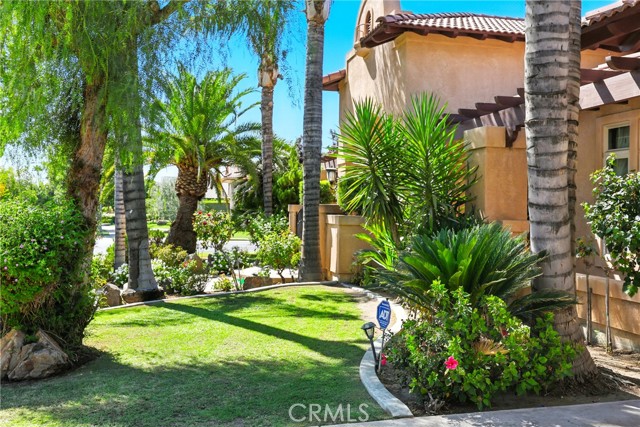 Detail Gallery Image 8 of 60 For 13204 Michaelangelo Dr, Bakersfield,  CA 93314 - 5 Beds | 3 Baths