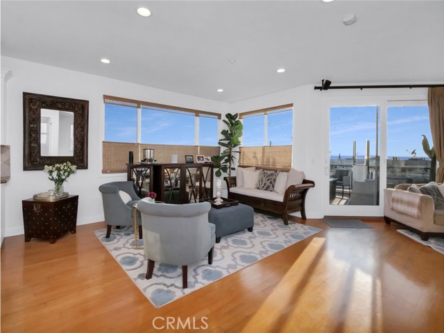 3316 Alma Avenue, Manhattan Beach, California 90266, 5 Bedrooms Bedrooms, ,4 BathroomsBathrooms,Residential,Sold,Alma,SB22035923