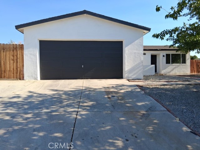 Detail Gallery Image 1 of 18 For 16581 Desert Sands Rd, Victorville,  CA 92395 - 3 Beds | 2 Baths