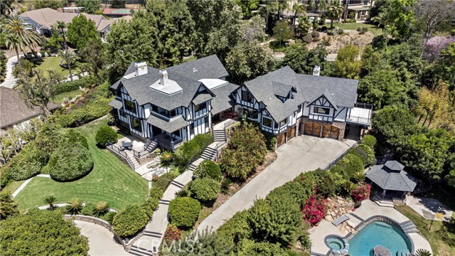 Detail Gallery Image 5 of 75 For 7008 Hawarden Dr, Riverside,  CA 92506 - 6 Beds | 5/1 Baths
