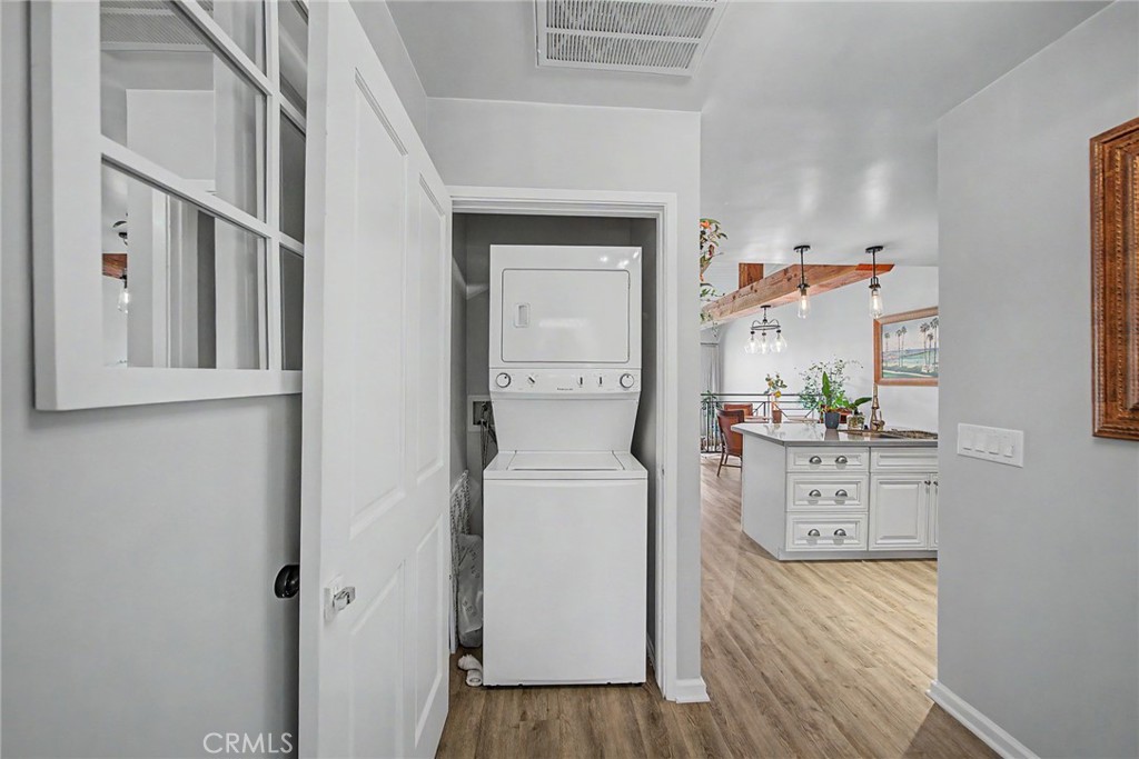 https://media.crmls.org/medias/c481caba-0fef-4a34-b8da-b5fdfbb5fd37.jpg?preset=X-Large