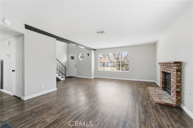 Detail Gallery Image 4 of 17 For 37614 Kimberly, Palmdale,  CA 93550 - 3 Beds | 2/1 Baths