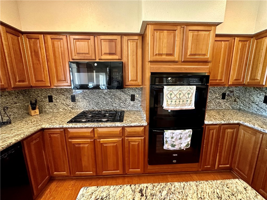 https://media.crmls.org/medias/c481f291-3ea5-4f5a-a05e-e173605479bc.jpg?preset=X-Large