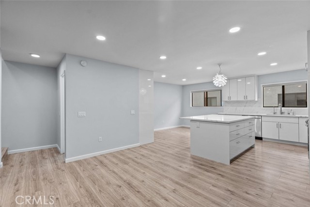 7130 Glade Avenue, Canoga Park CA: https://media.crmls.org/medias/c48208bb-5916-4905-bb4d-7384660cd70d.jpg