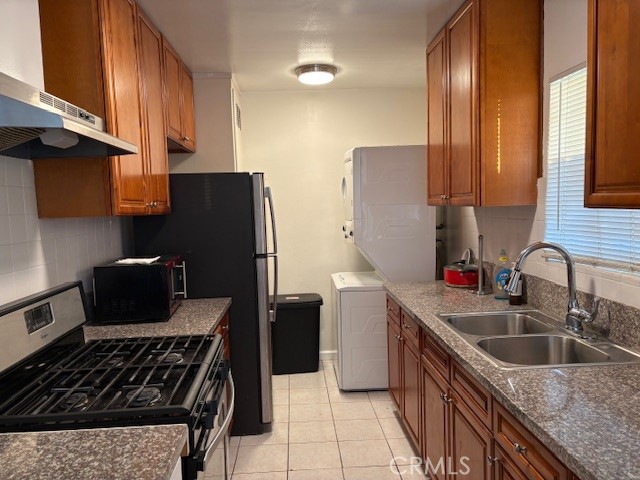13805 Cerise Ave, Hawthorne CA: https://media.crmls.org/medias/c482914a-bf31-4858-a096-c83eac1200e9.jpg