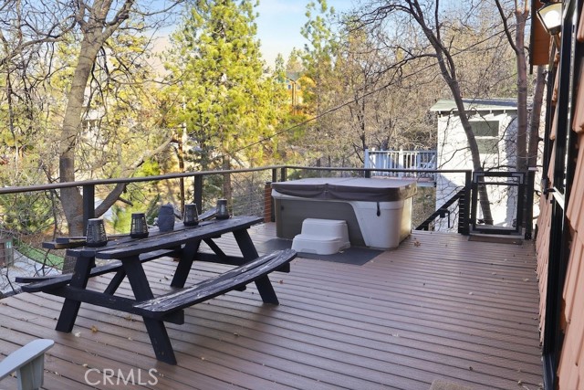 Detail Gallery Image 3 of 16 For 1053 Bruin, Fawnskin,  CA 92333 - 2 Beds | 1 Baths