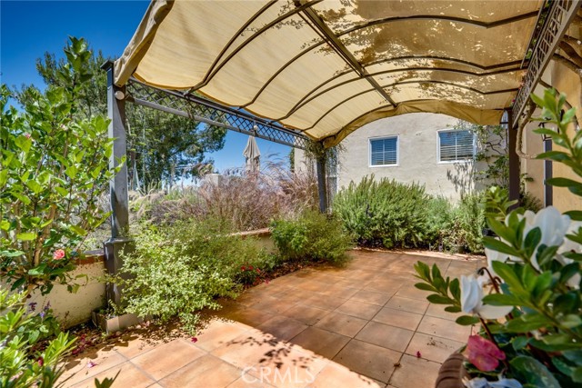 12 Savona Court, Newport Coast CA: https://media.crmls.org/medias/c482db54-d129-44ef-98ec-fdf92eda453c.jpg