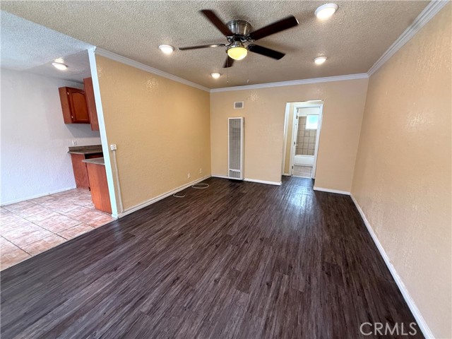 Detail Gallery Image 3 of 15 For 10234 Woodworth Ave #2,  Inglewood,  CA 90303 - 1 Beds | 1 Baths