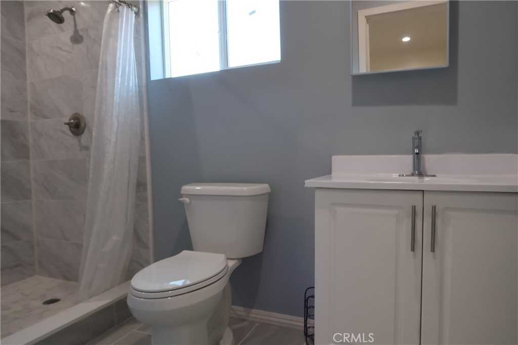 https://media.crmls.org/medias/c484b663-aff3-41a3-a992-4c3661dc4bc7.jpg?preset=X-Large