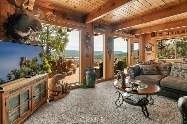 Detail Gallery Image 10 of 38 For 1285 Ridge Rd, Fawnskin,  CA 92333 - 3 Beds | 2 Baths