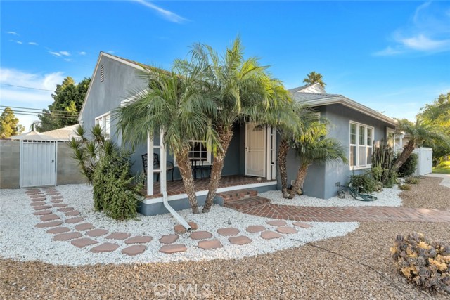 16908 Los Alimos Street, Granada Hills CA: https://media.crmls.org/medias/c484ed0c-61c4-48a6-8a99-4e34ea0ea488.jpg