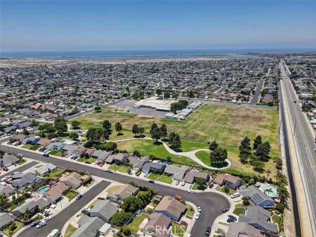 Detail Gallery Image 29 of 31 For 6441 Sundance Cir, Huntington Beach,  CA 92647 - 3 Beds | 2 Baths