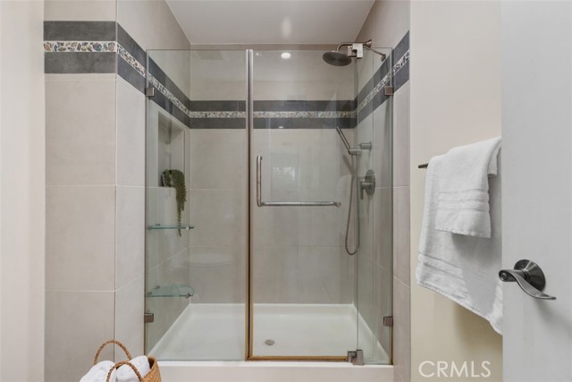 270 Old Ranch Road, Seal Beach CA: https://media.crmls.org/medias/c48576e8-106f-4de3-a33b-de50b525092a.jpg