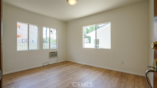 856 W 47th Street, Los Angeles CA: https://media.crmls.org/medias/c4860dcd-2d03-40ab-b831-d34c277d0245.jpg