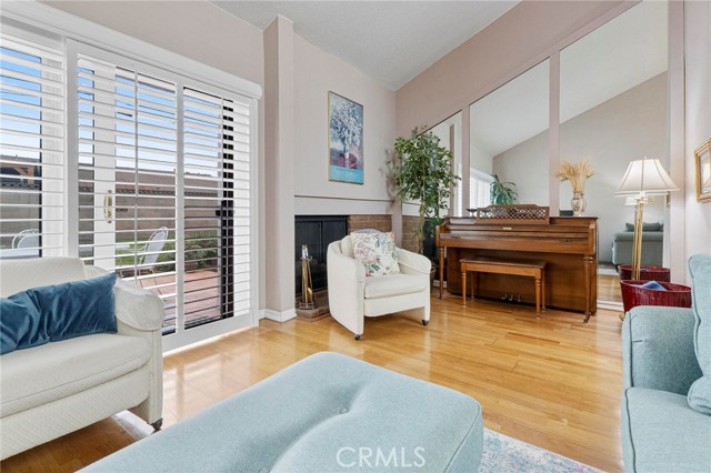 Detail Gallery Image 13 of 35 For 11922 Heritage, Downey,  CA 90241 - 2 Beds | 2 Baths