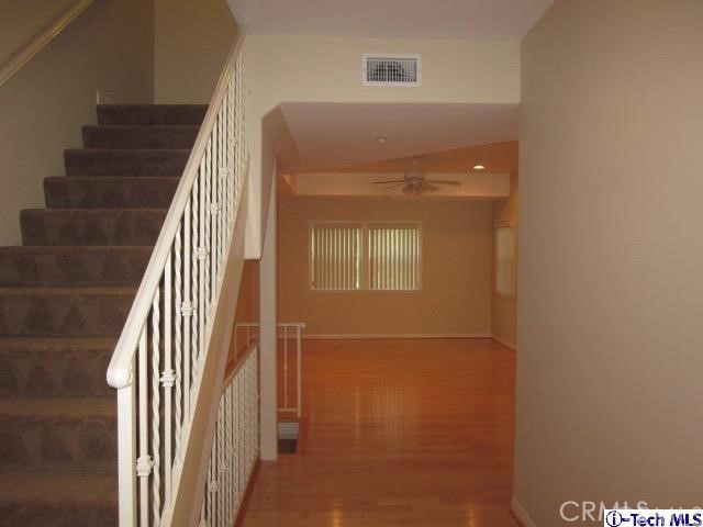 Detail Gallery Image 11 of 31 For 2283 Waltonia Dr #105,  Montrose,  CA 91020 - 3 Beds | 2/1 Baths