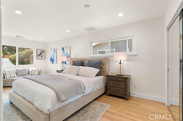 16914 Flanders, Granada Hills CA: https://media.crmls.org/medias/c487361e-acb1-47c2-b2e6-697ea150758a.jpg