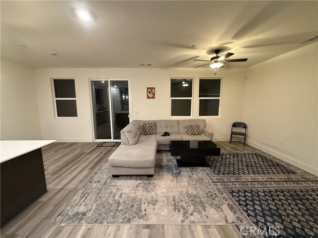 Detail Gallery Image 2 of 8 For 7804 Rock Port Ave, Bakersfield,  CA 93313 - 4 Beds | 2 Baths