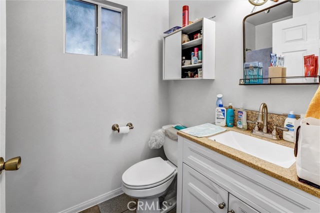 Detail Gallery Image 14 of 17 For 4921 Newcastle Ave, Encino,  CA 91316 - 1 Beds | 1 Baths
