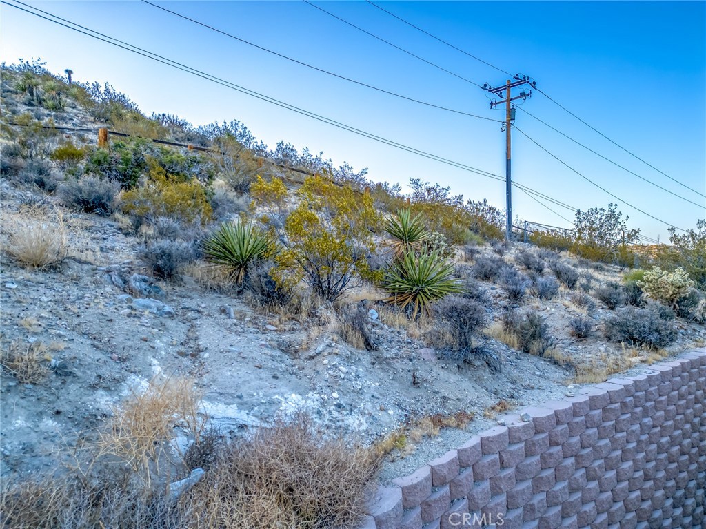 https://media.crmls.org/medias/c488ed0b-adfc-49cc-89e6-890464bf463f.jpg?preset=X-Large
