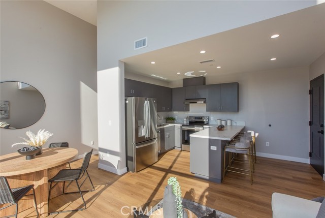 Detail Gallery Image 4 of 32 For 3682 Harriman Ave #4,  El Sereno,  CA 90032 - 2 Beds | 2/1 Baths