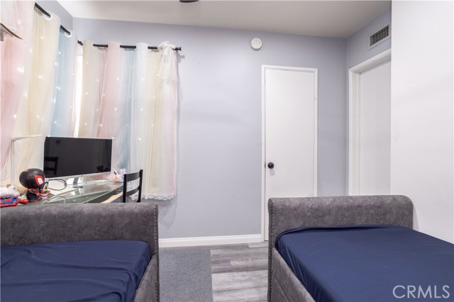 Detail Gallery Image 32 of 39 For 19127 Enadia, Reseda,  CA 91335 - 4 Beds | 2 Baths