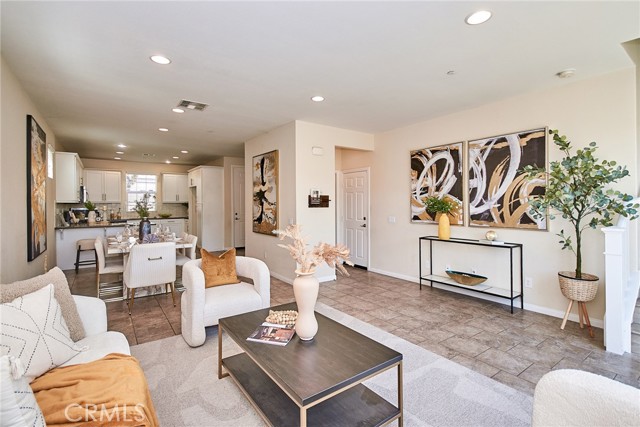 Detail Gallery Image 9 of 45 For 2910 E via Terrano, Ontario,  CA 91764 - 3 Beds | 2/1 Baths