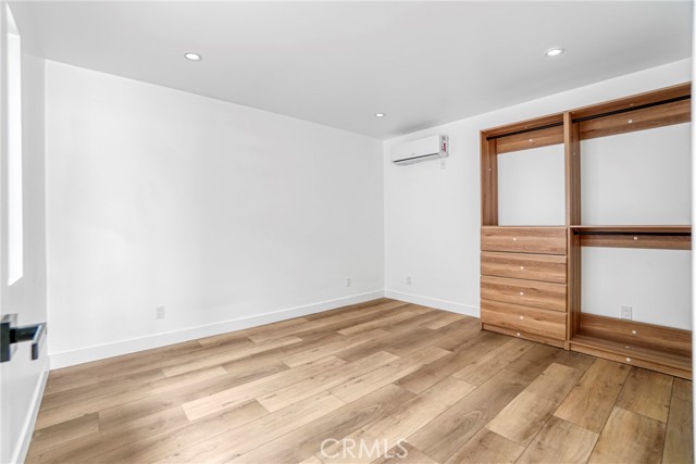 Detail Gallery Image 21 of 43 For 7909 Aldea Ave, Lake Balboa,  CA 91406 - 6 Beds | 5/2 Baths