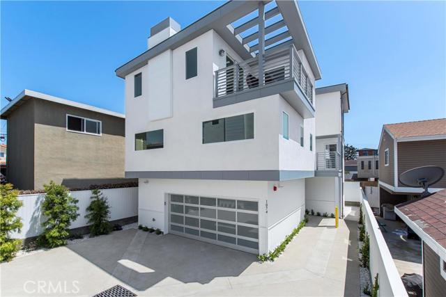 1074 7th Street, Hermosa Beach, California 90254, 4 Bedrooms Bedrooms, ,3 BathroomsBathrooms,Residential,Sold,7th,SB16089279