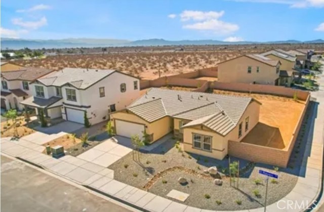 13833 RAVEN ST, Victorville CA: https://media.crmls.org/medias/c48af067-6882-4ee5-8ab6-811ded6535b1.jpg