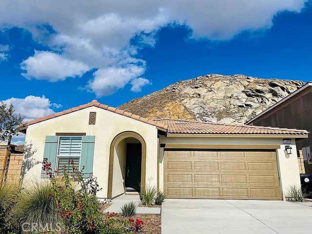 Detail Gallery Image 1 of 25 For 6499 Canyonlands Dr, Jurupa Valley,  CA 92509 - 3 Beds | 2 Baths