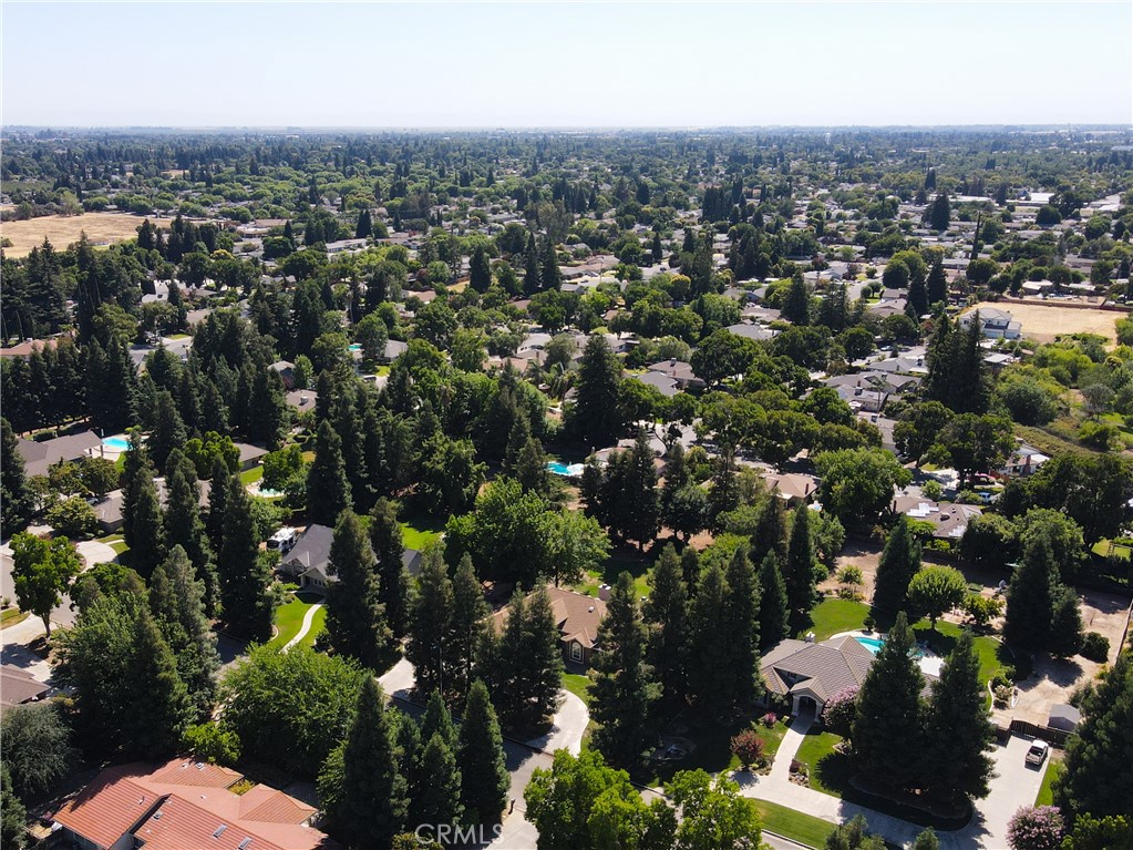 https://media.crmls.org/medias/c48c1b51-c52d-4f2b-ad24-0a519a6f2d55.jpg?preset=X-Large