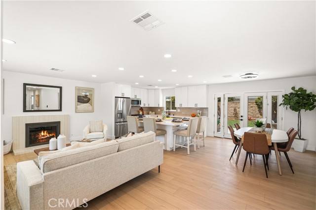 5021 Dovewood Drive, Huntington Beach CA: https://media.crmls.org/medias/c48c2829-77bf-4bb2-8a25-c6f260834e58.jpg