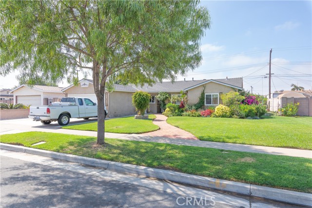 5132 New York Avenue, Cypress CA: https://media.crmls.org/medias/c48c2b0a-6465-43fd-8877-f27c1d46edbd.jpg