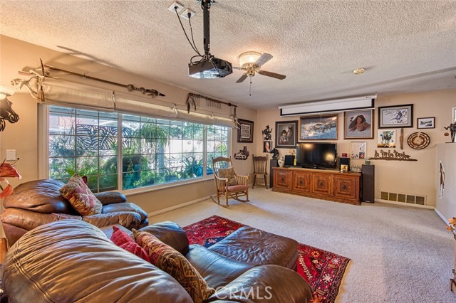 Detail Gallery Image 6 of 20 For 2661 W Chanticleer Road, Anaheim,  CA 92804 - 3 Beds | 2/1 Baths