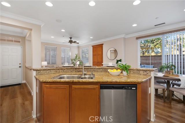 Detail Gallery Image 8 of 49 For 9 Lilac, Irvine,  CA 92618 - 3 Beds | 3 Baths